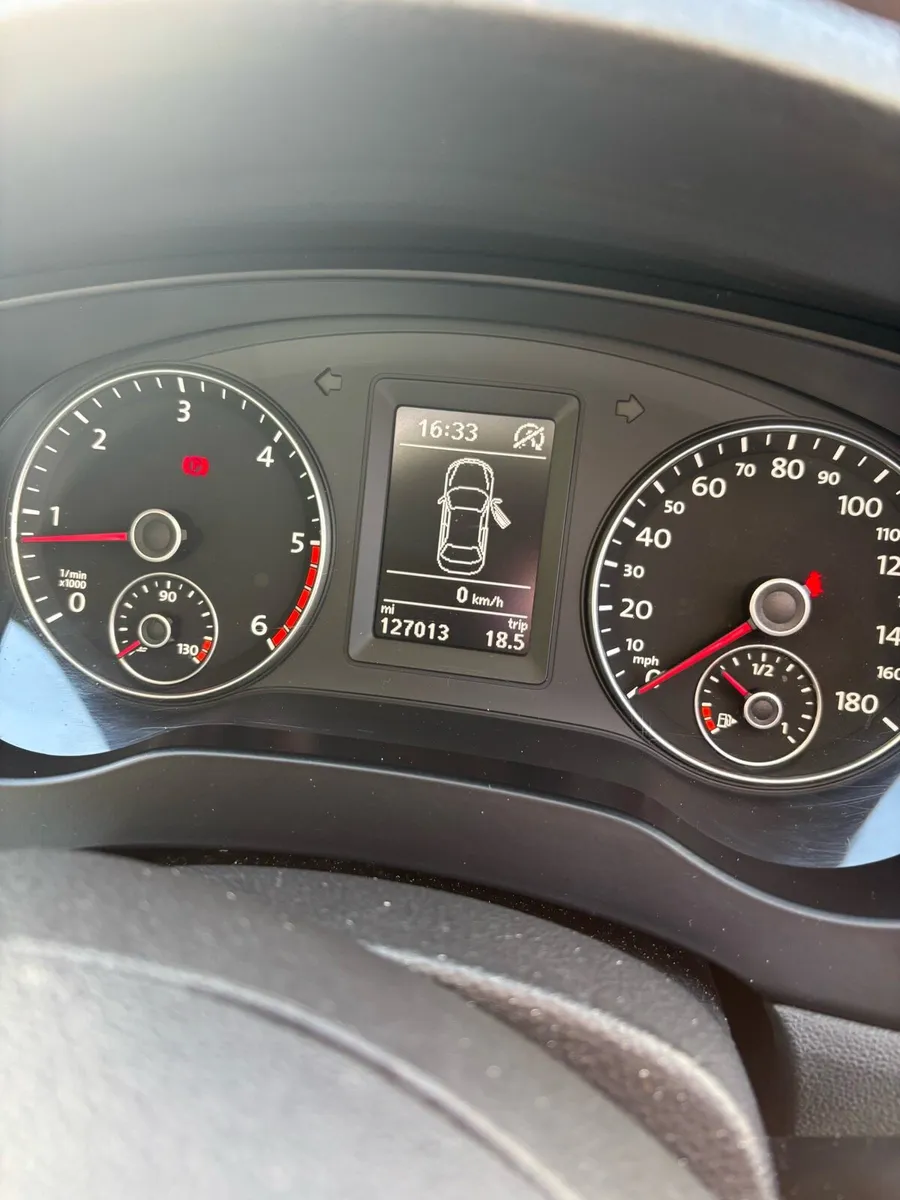 Volkswagen Jetta 2013 - Image 3