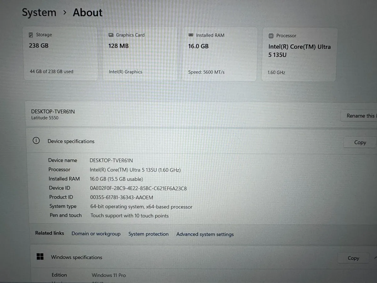 Dell Latitude 5550 15.6" Touchscreen Ultra 5 135U - Image 3