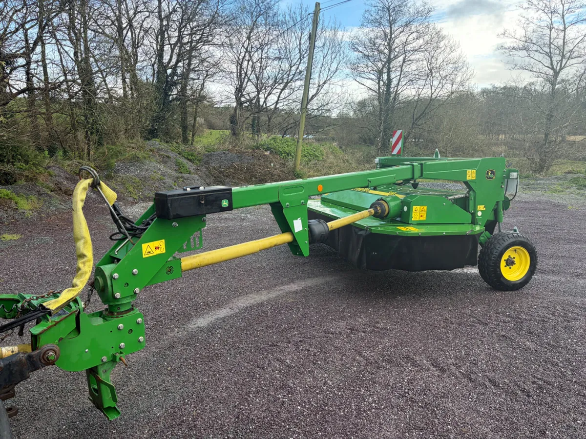 2019 John Deere 1365 Trailed 10FT Mower - Image 4