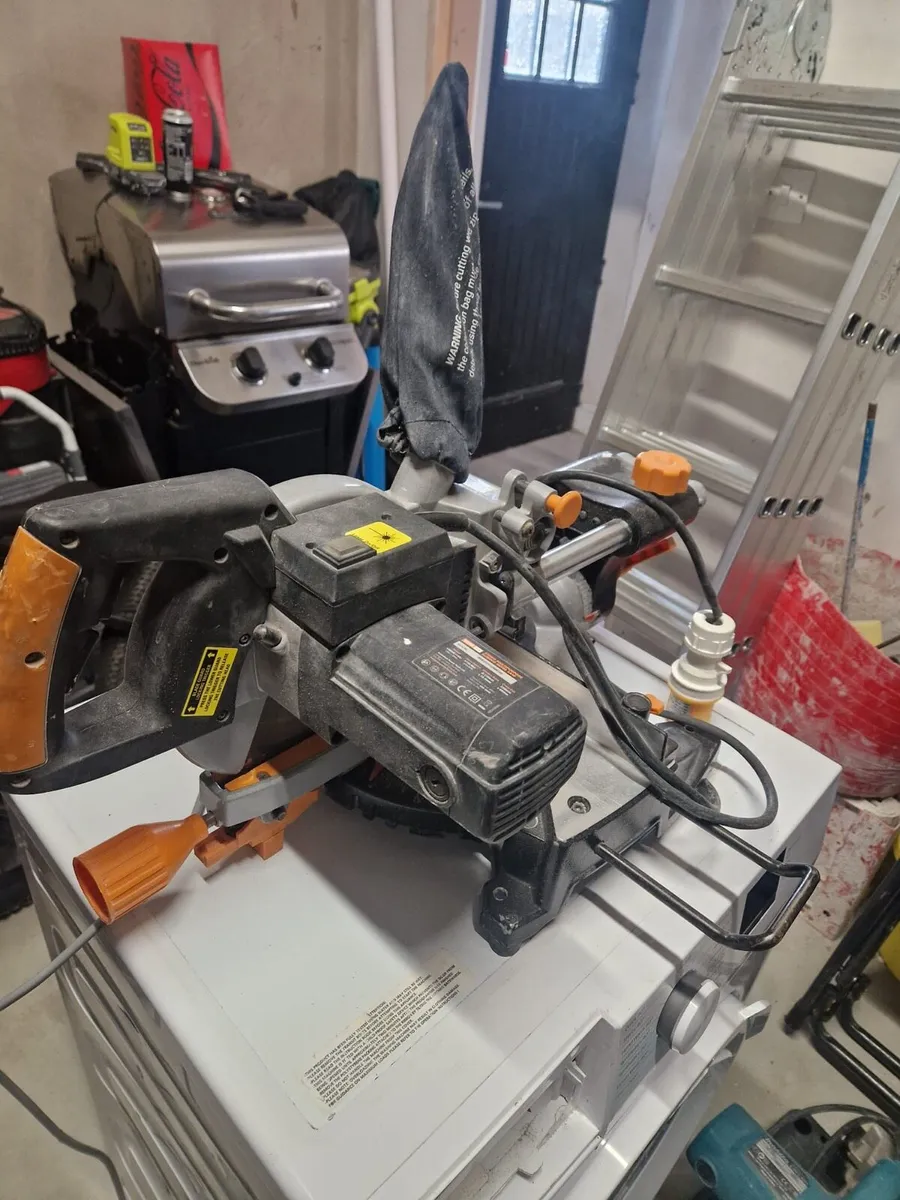Evolution 210mm multi material mitre saw - Image 4