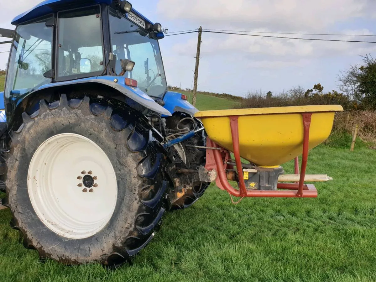 Hl Fertiliser  spearder - Image 3