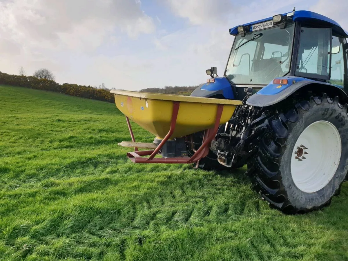 Hl Fertiliser  spearder - Image 2