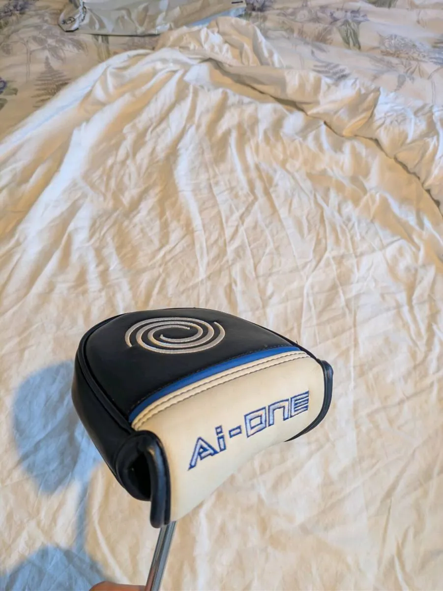 Odyssey Ai-ONE Square 2 Square Putter - Image 4