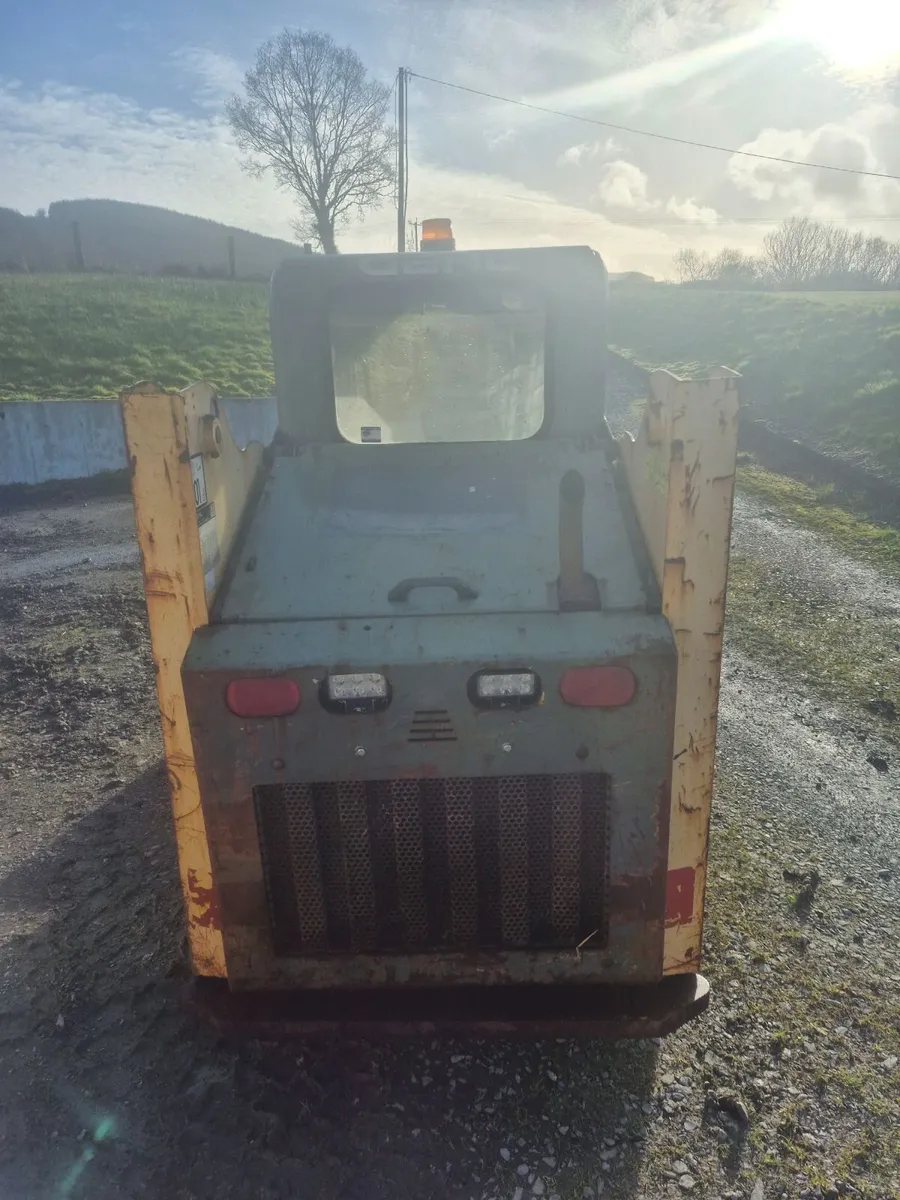 Gehl skidsteer - Image 3