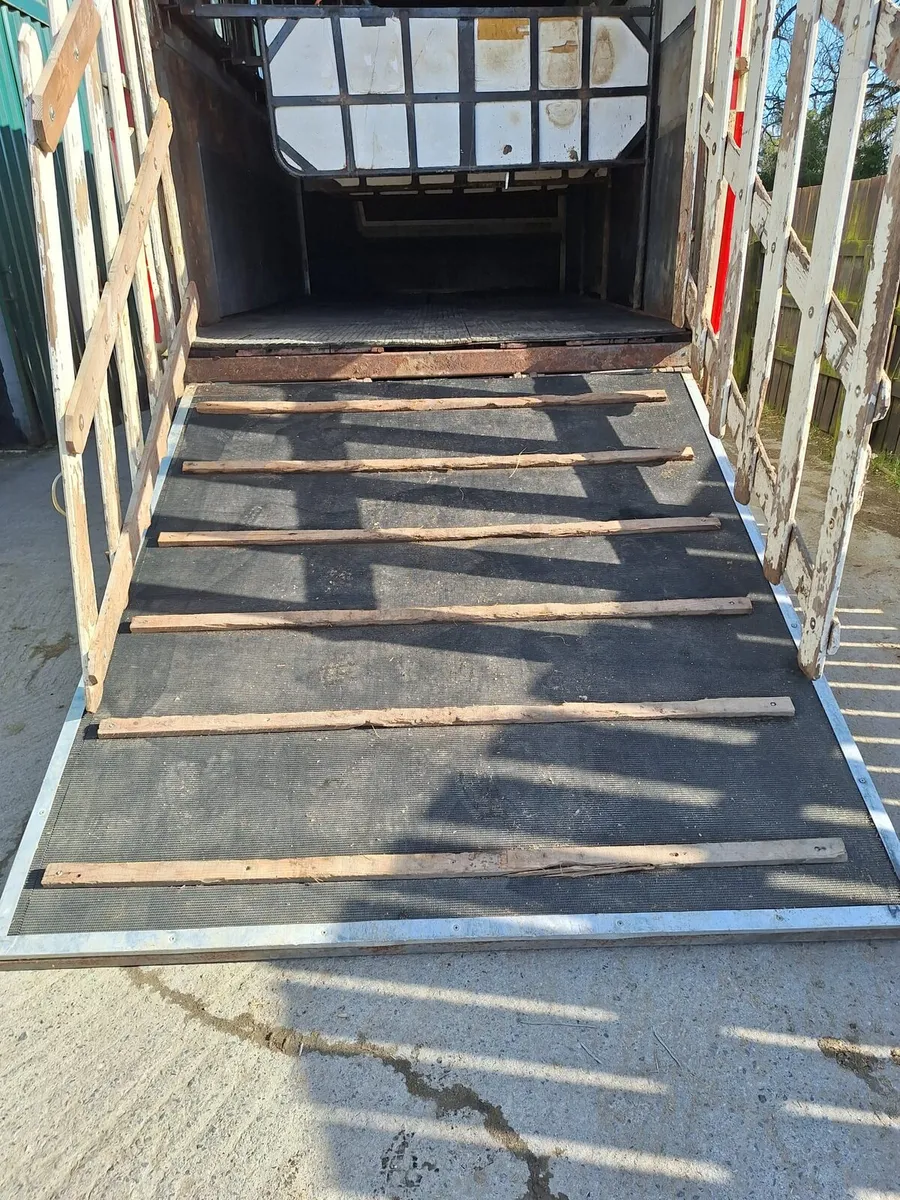 Horse lorry - Image 3