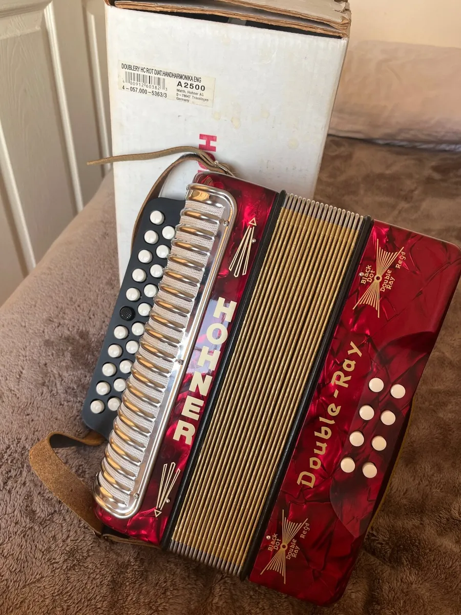 Horner Double-Ray Black Button Accordion - Image 1