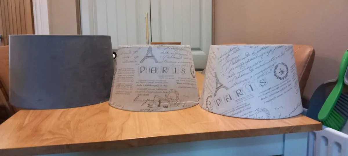 Selection of lamp shades - Image 1