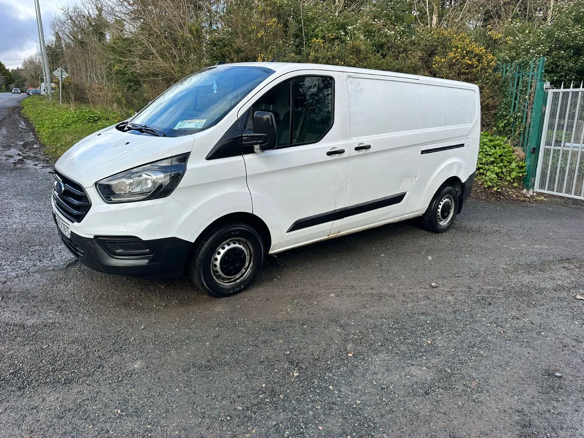 Ford Transit Custom 2022 - Image 1