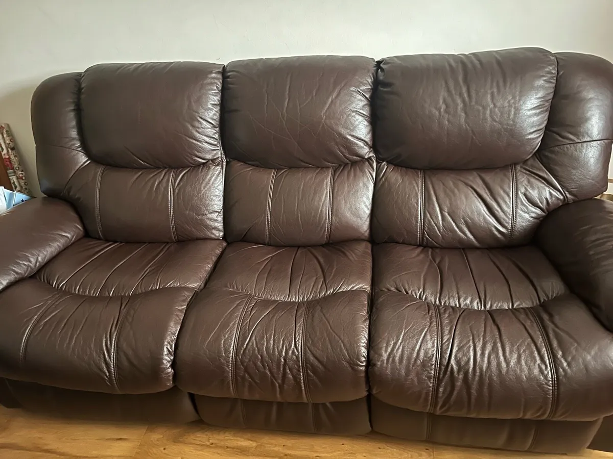 Leather couch - Image 1