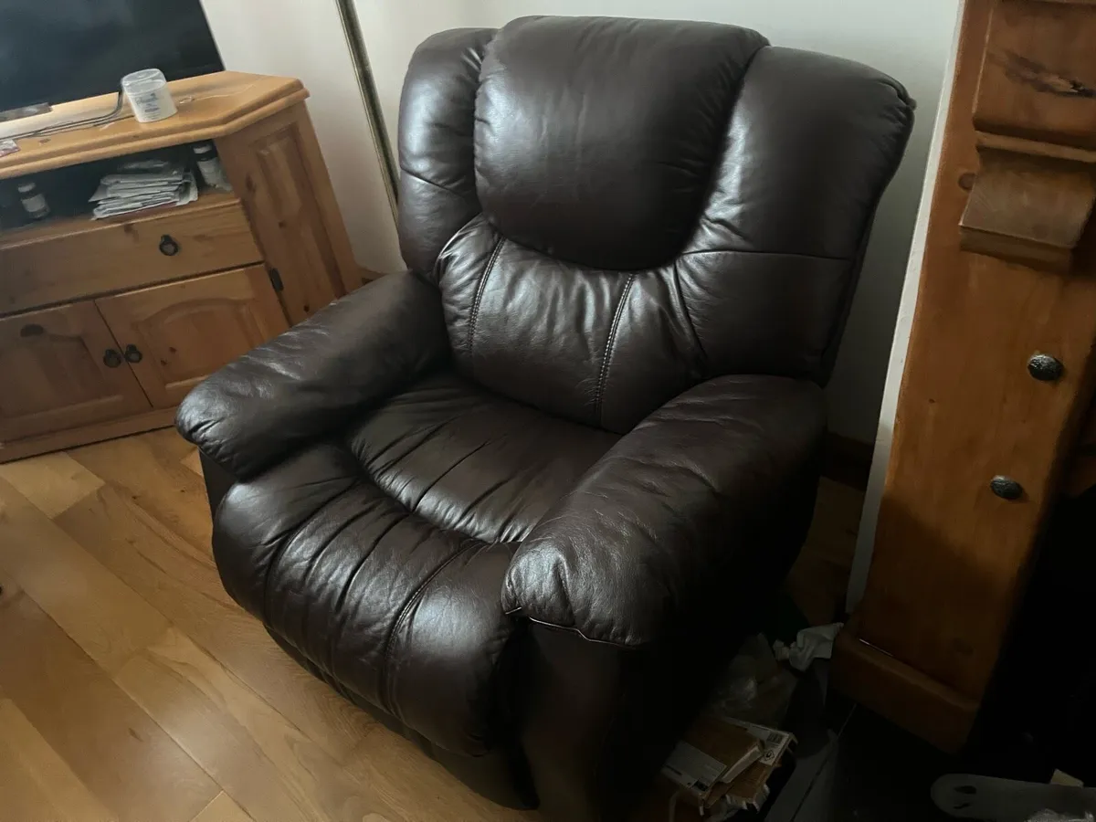 Leather couch - Image 3