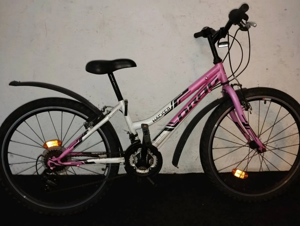 Girls 24inch bike - Image 2