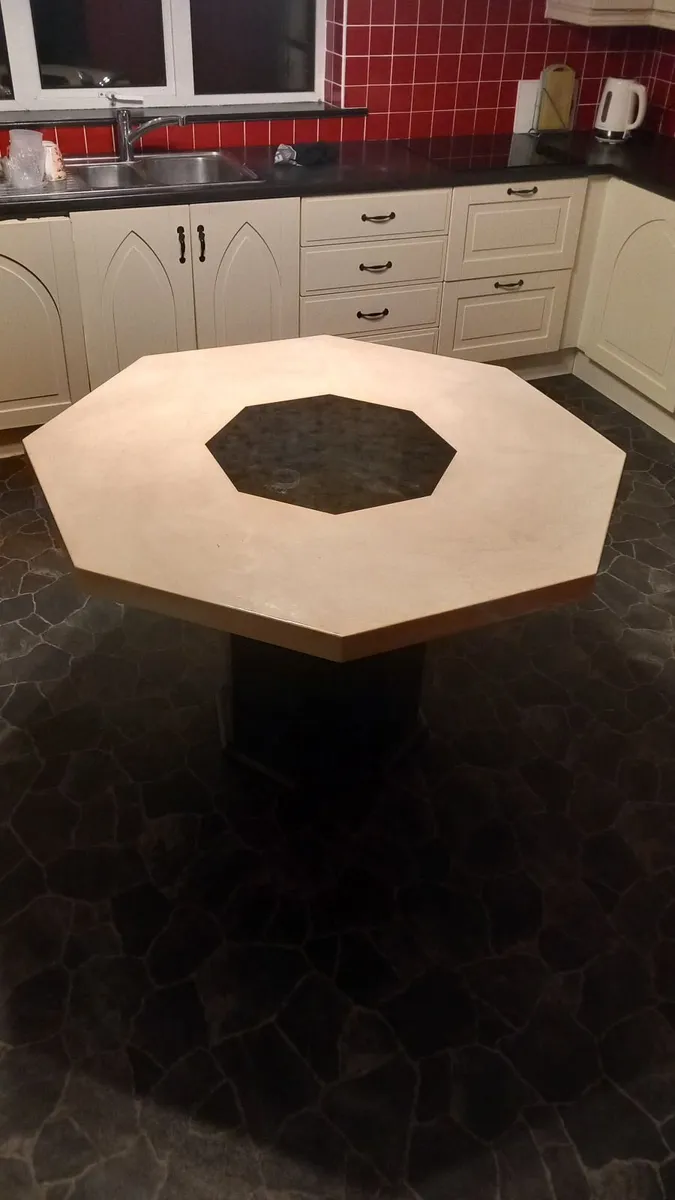 Kitchen table - Image 2