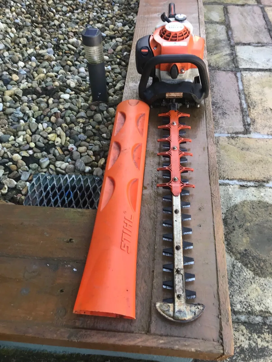 STIHL HS82R Hedge strimmers for sale - Image 2