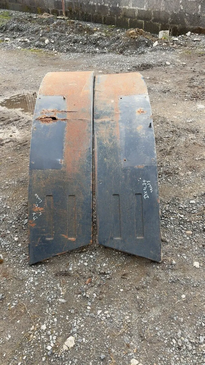 Original Deutz Dx wide mudguards - Image 1