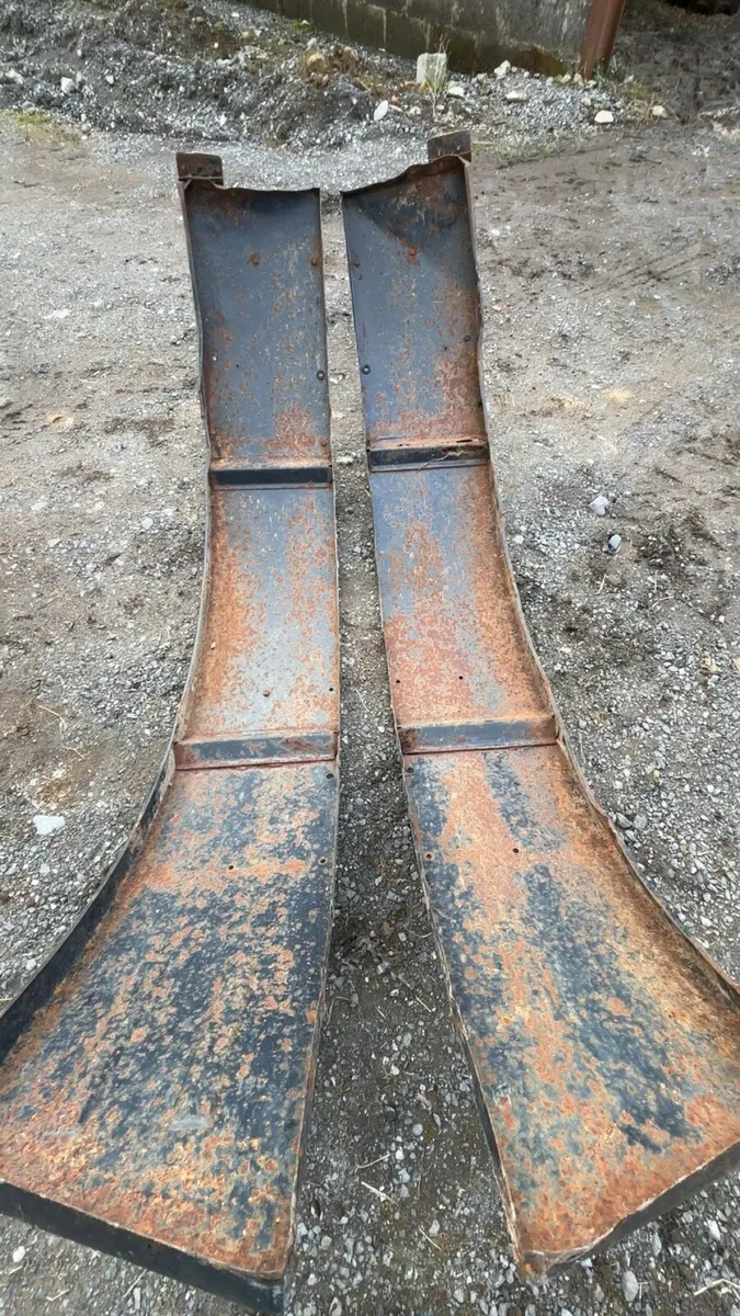 Original Deutz Dx wide mudguards - Image 4