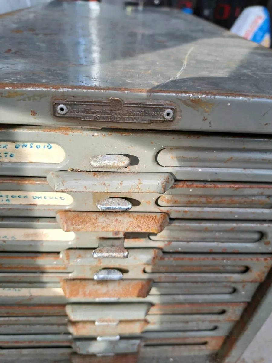 Vintage filing cabinets - Image 4