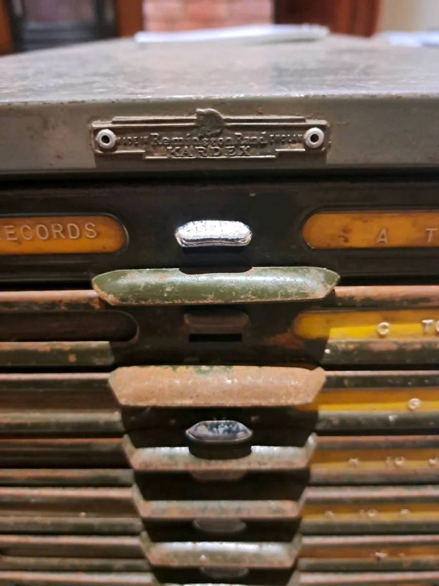 Vintage filing cabinets - Image 2