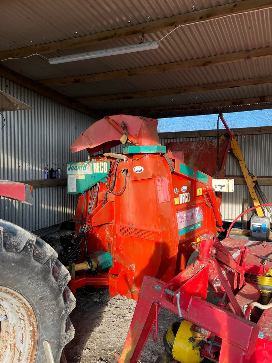 Straw blower - Image 1