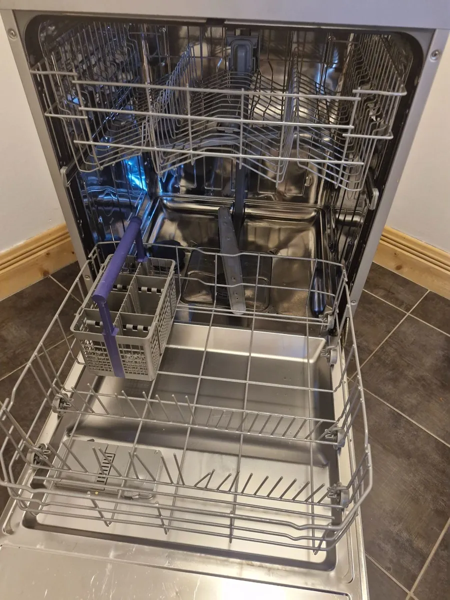 Dishwasher - Image 3