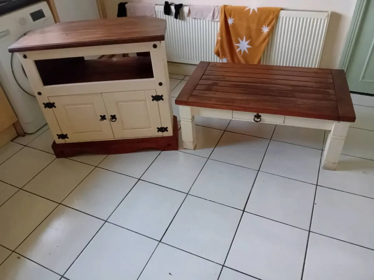 Tv unit and coffee table - Image 1