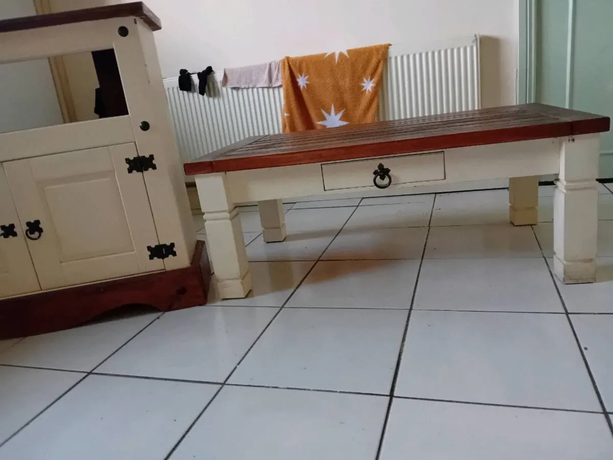 Tv unit and coffee table - Image 3