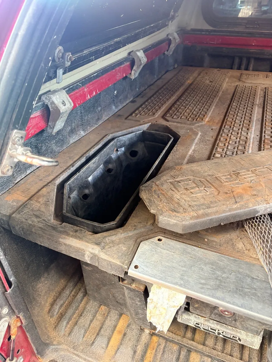 Toyota hilux DECKED TOOLBOX DRAWER SYSTEM - Image 2