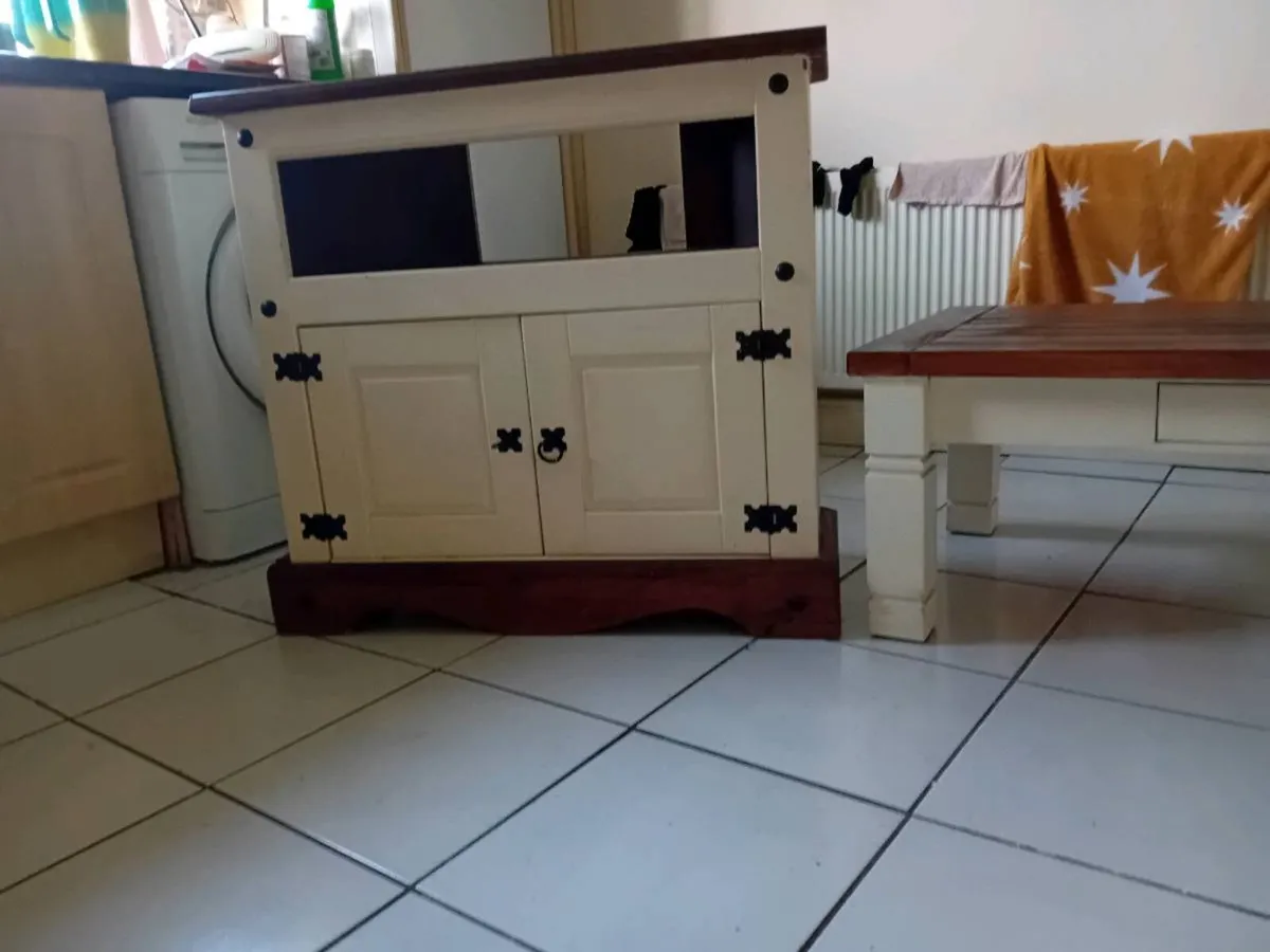 Tv unit and coffee table - Image 2