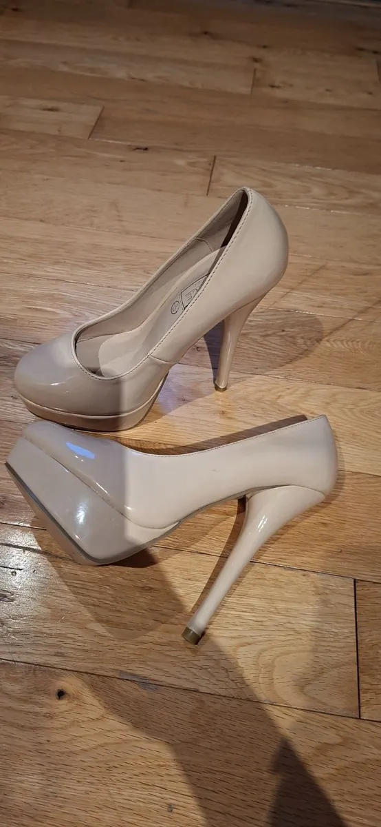 High heels - Image 1