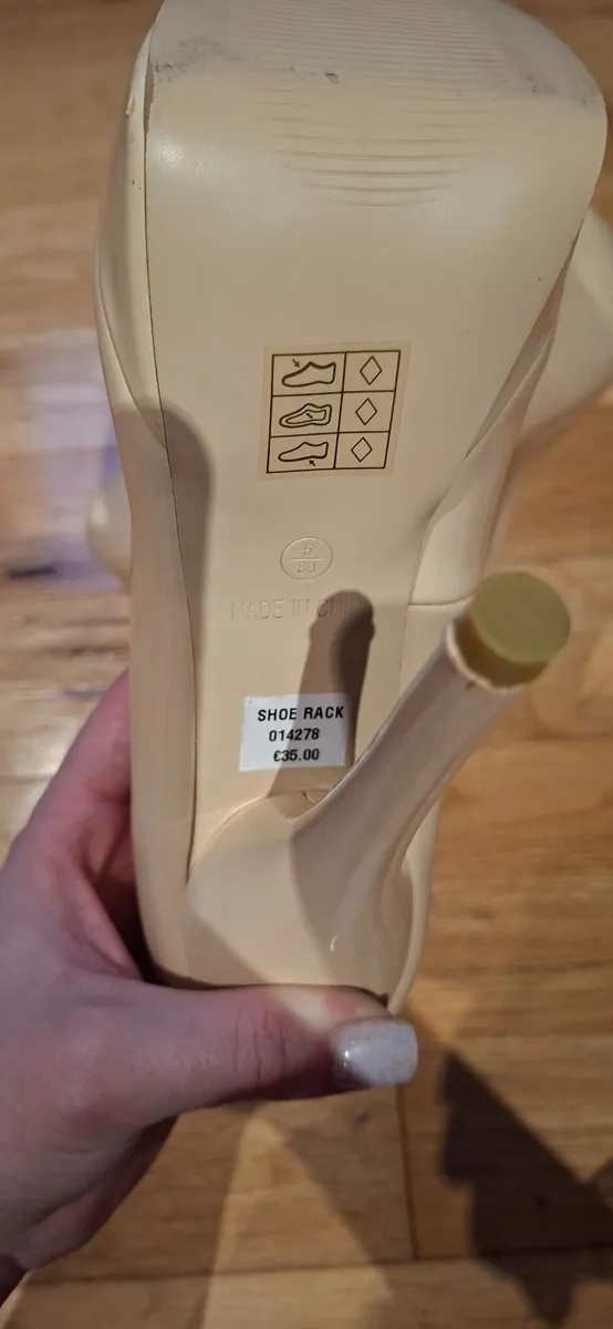 High heels - Image 4