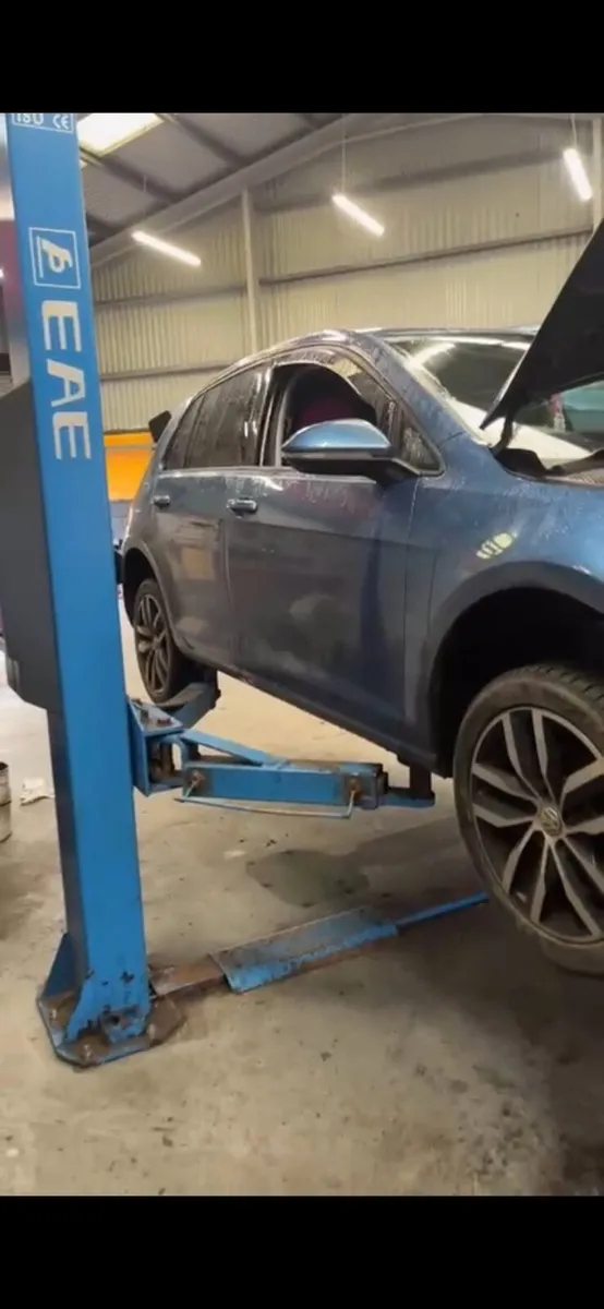 Vehicle Hoist 2 Poster 4200KG - Image 3