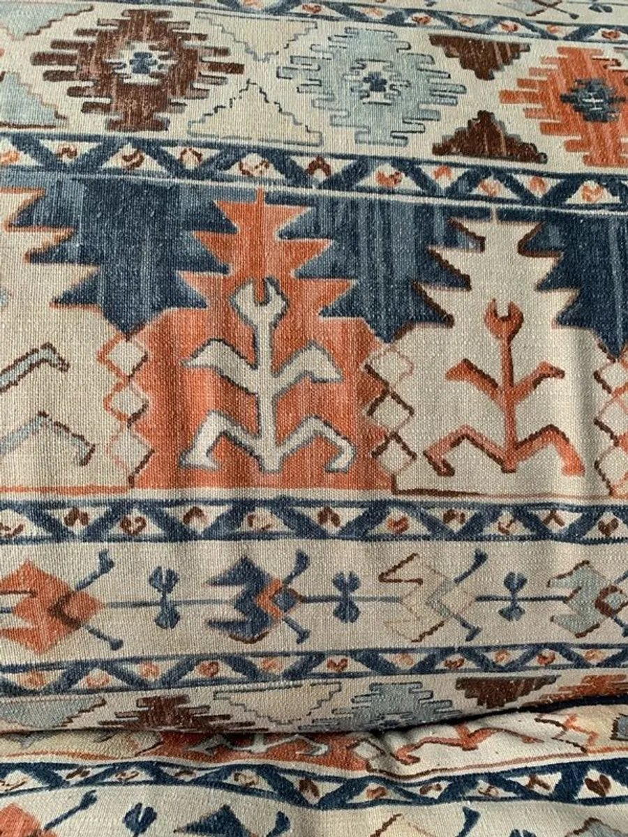 Tetrad Chesterfield Sofa (RRP 3000 Euro) - Image 4