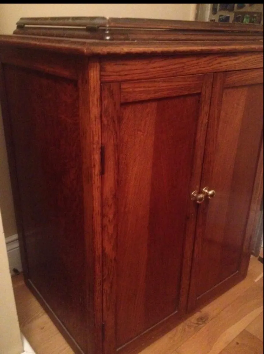 Oak cabinet - Image 2