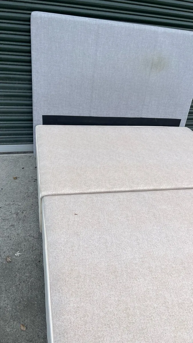 King size bed with headboard - Image 3