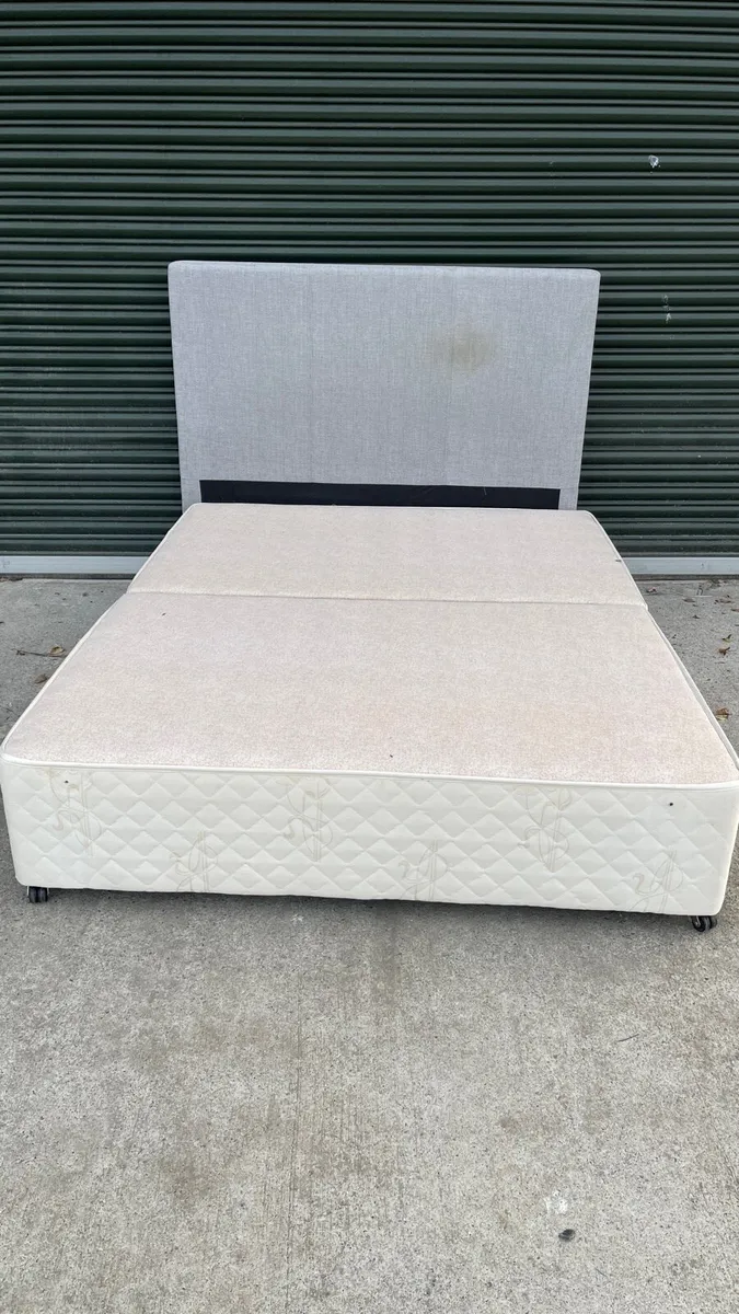 King size bed with headboard - Image 4