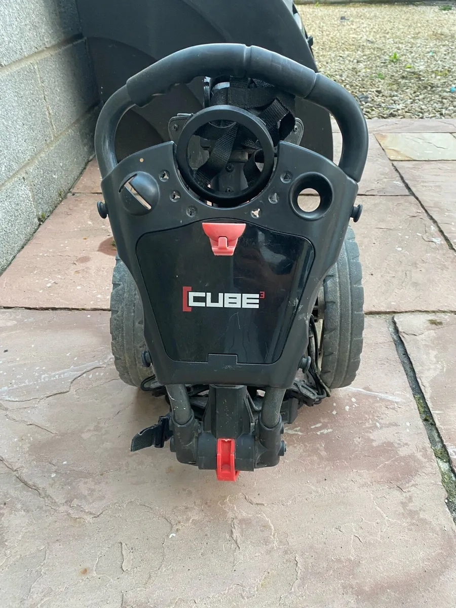Cube Golf Trolley - Image 1