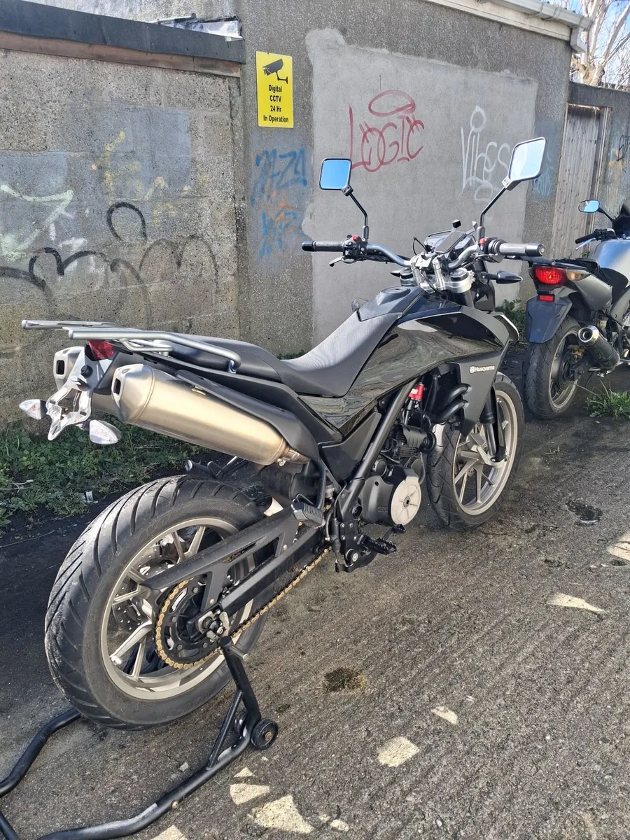 HUSQVARNA strada 650 2013 cbf 600 2009 - Image 1