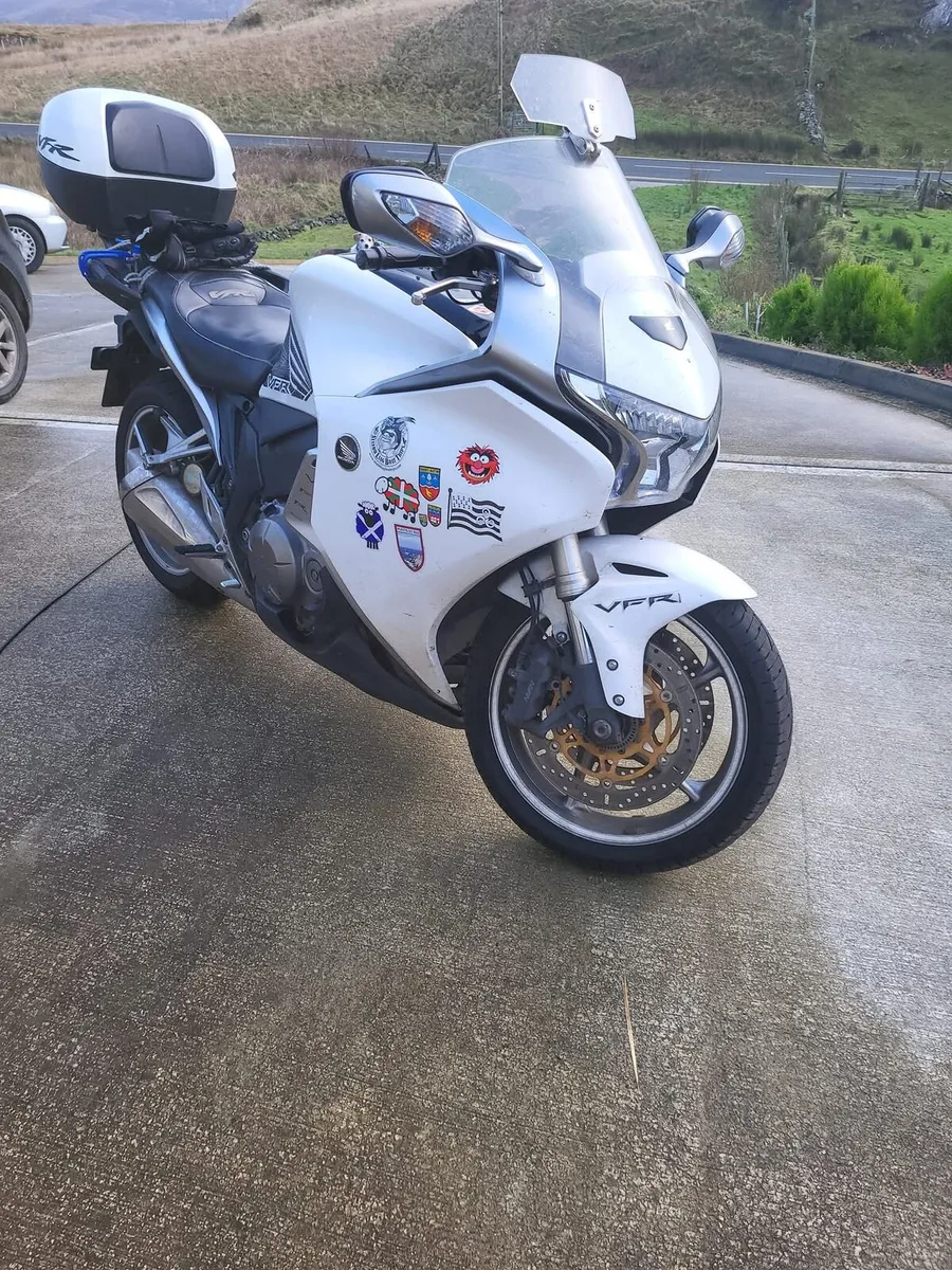 Honda VFR 1200F - Image 2