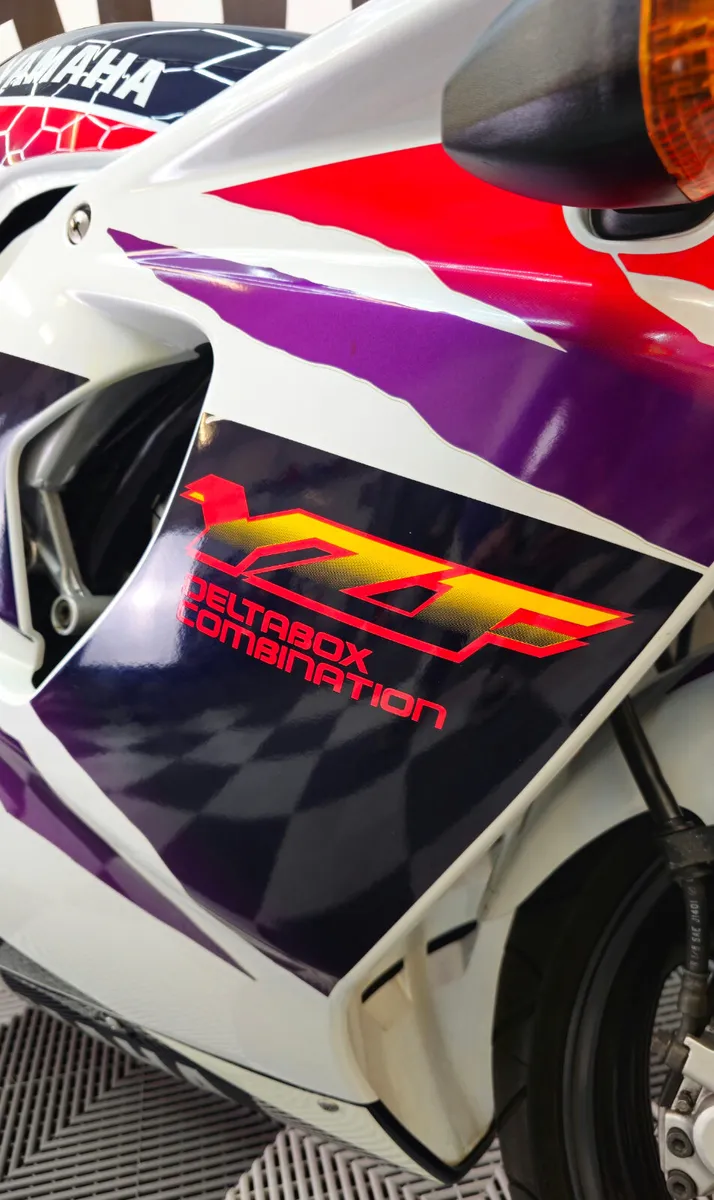 1997 Yamaha FZR 600 / YZF600 - Image 4
