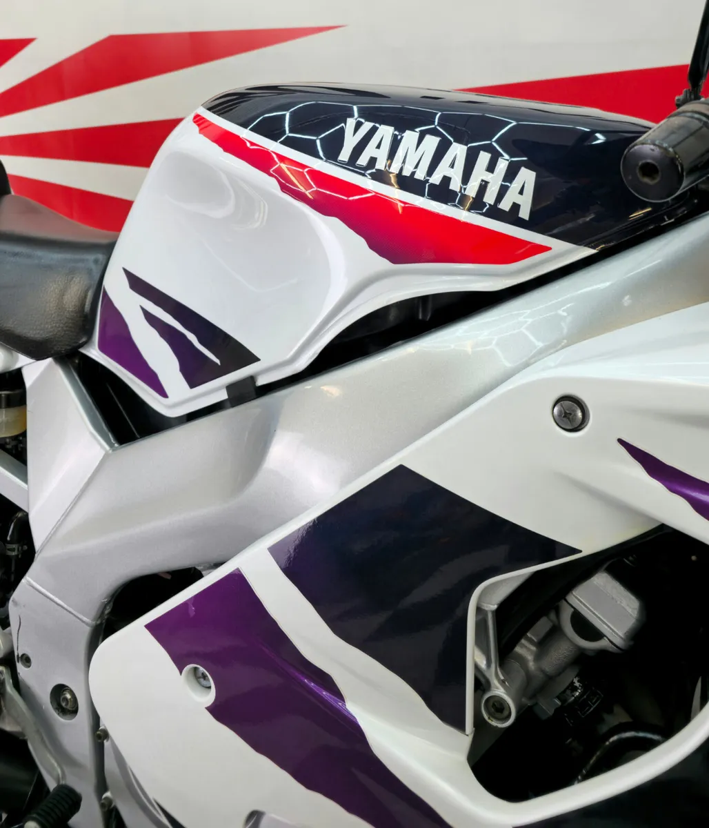 1997 Yamaha FZR 600 / YZF600 - Image 3
