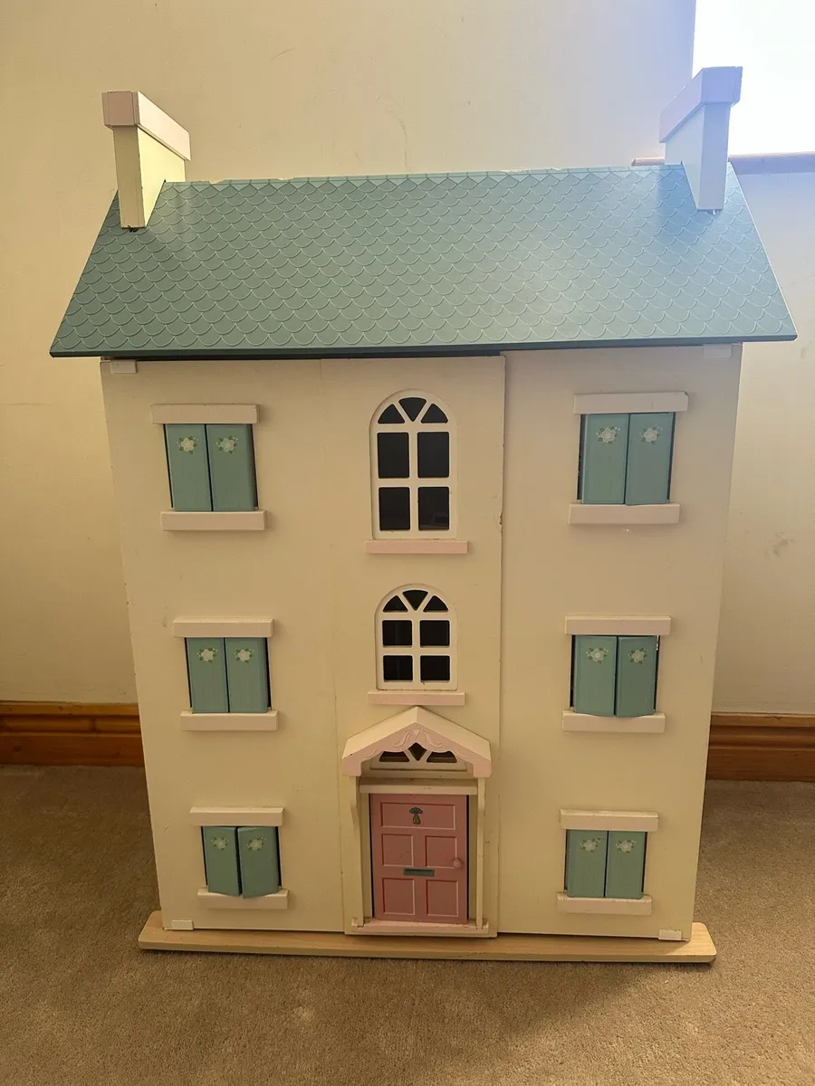 Large Dolls House - Image 1