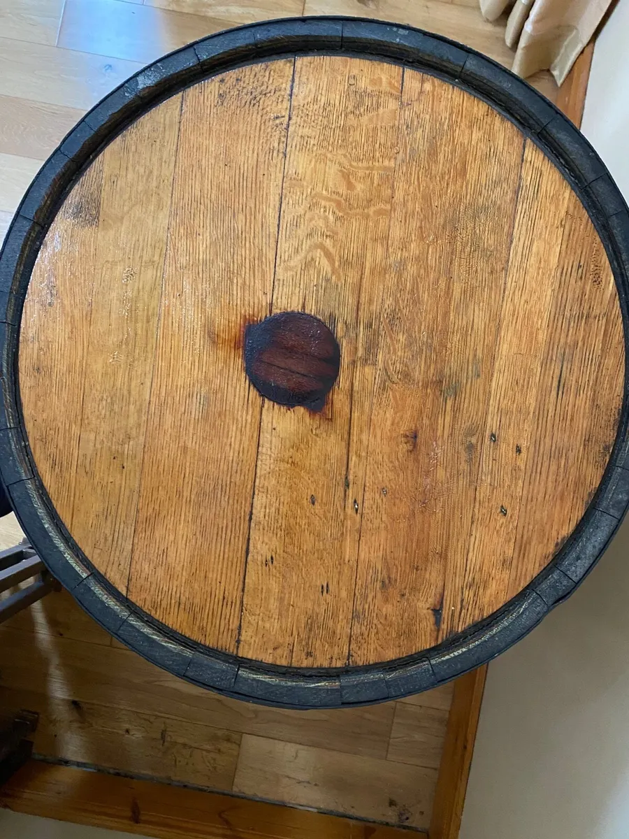 Whiskey barrel table - Image 3