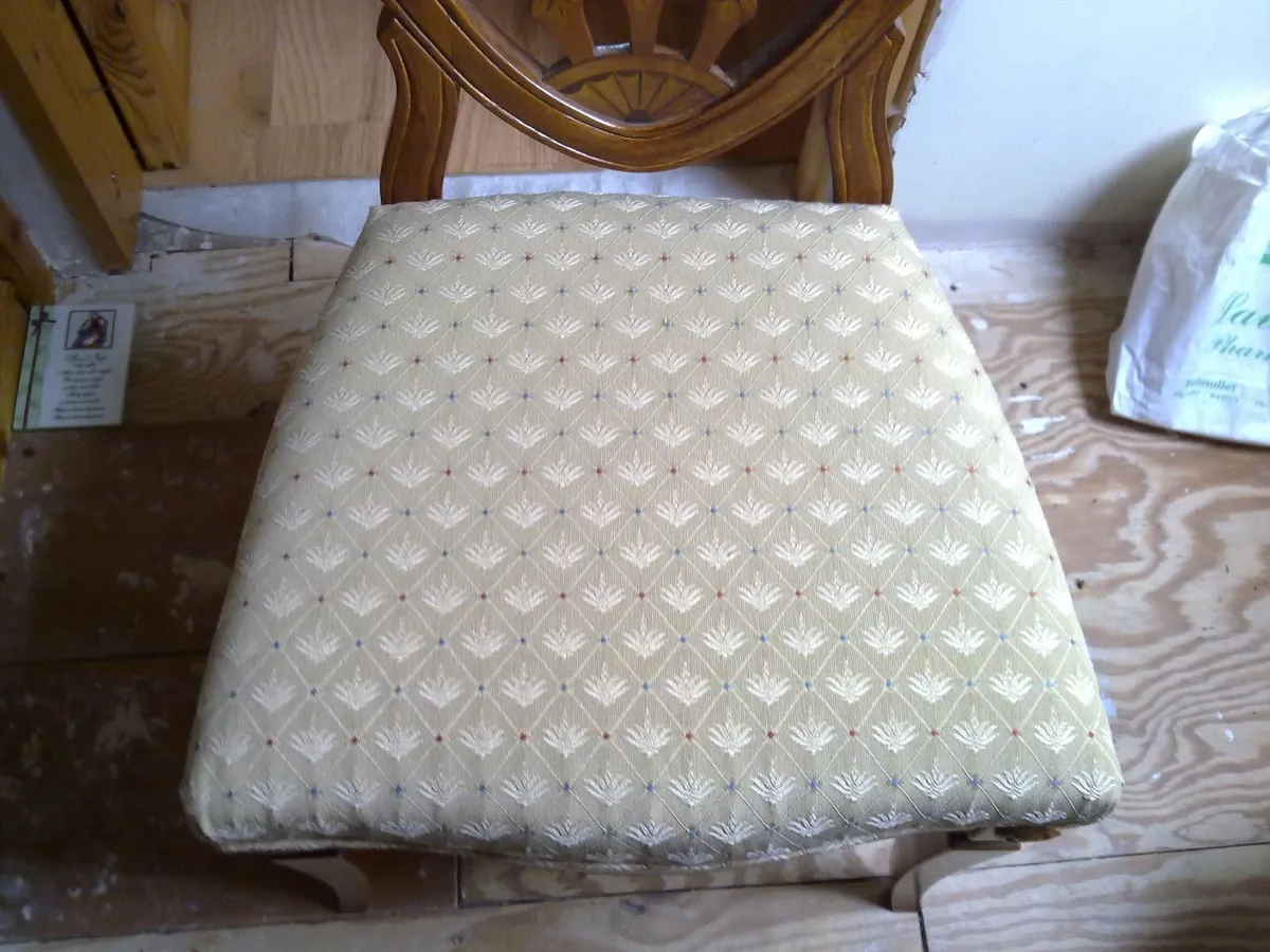 Dining Table & 8 Chairs - Image 4