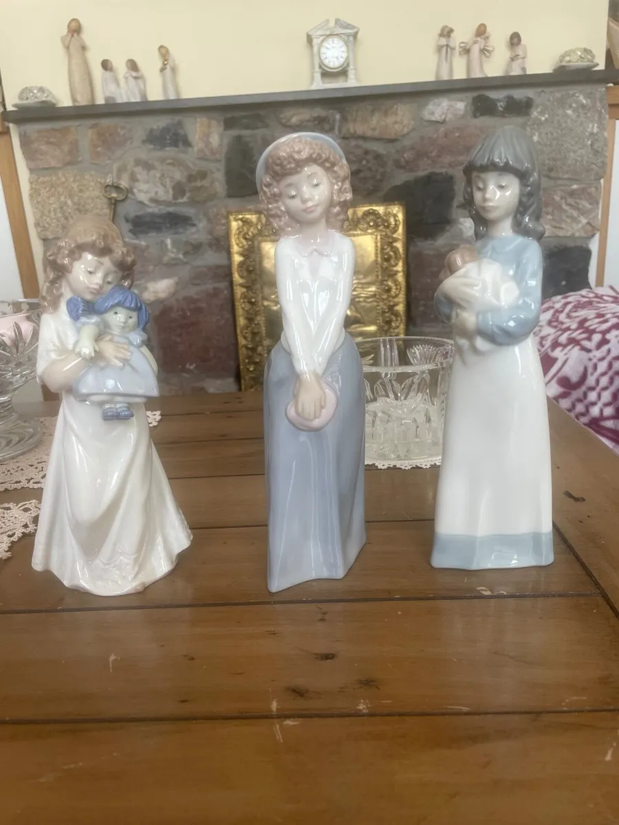 THREE NAO BY LLADRO FIGURES