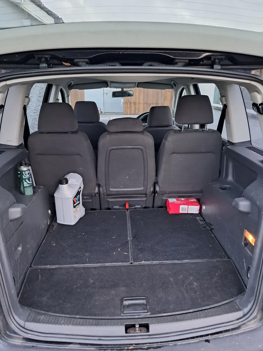 Volkswagen Touran 2007 - Image 2