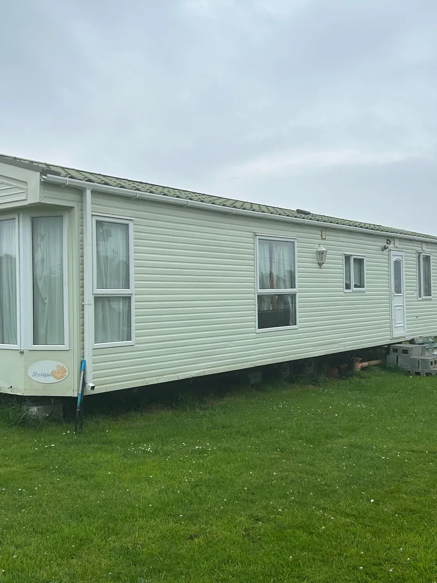 Mobile home - Image 1