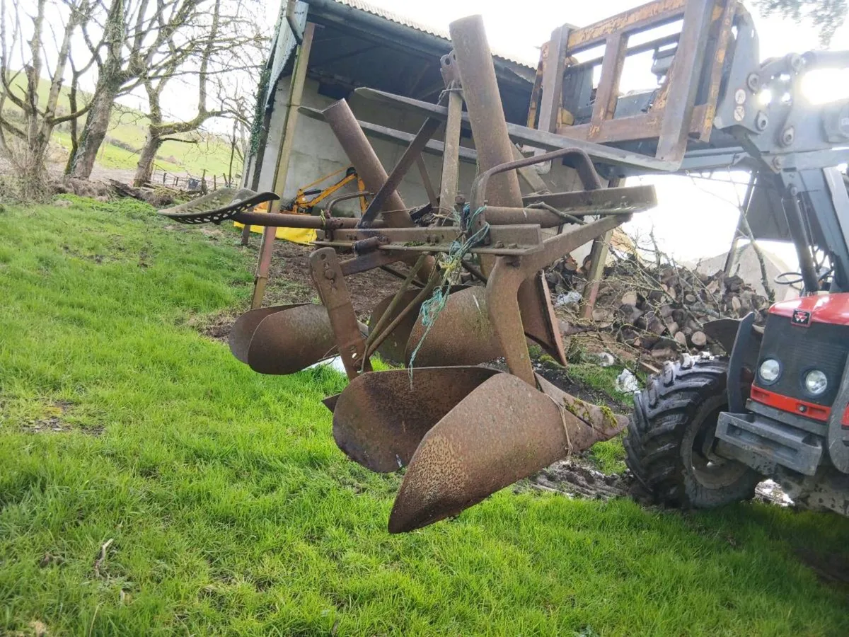 Victor potato planter and bale spike - Image 1