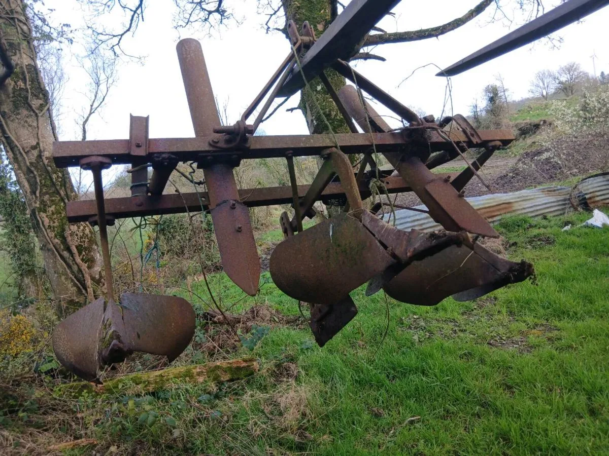Victor potato planter and bale spike - Image 2