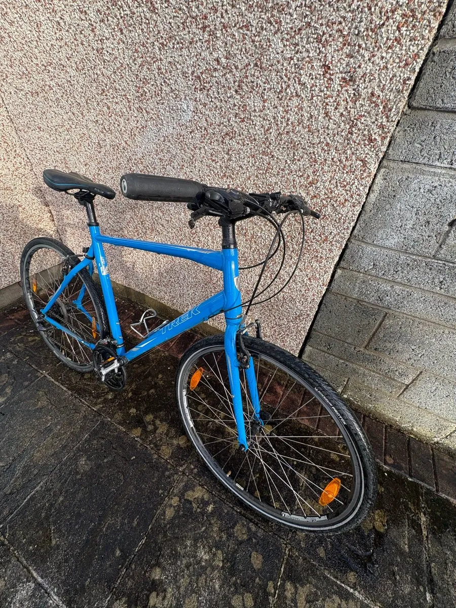 Trek 7.2 FX hybrid bike - Image 3