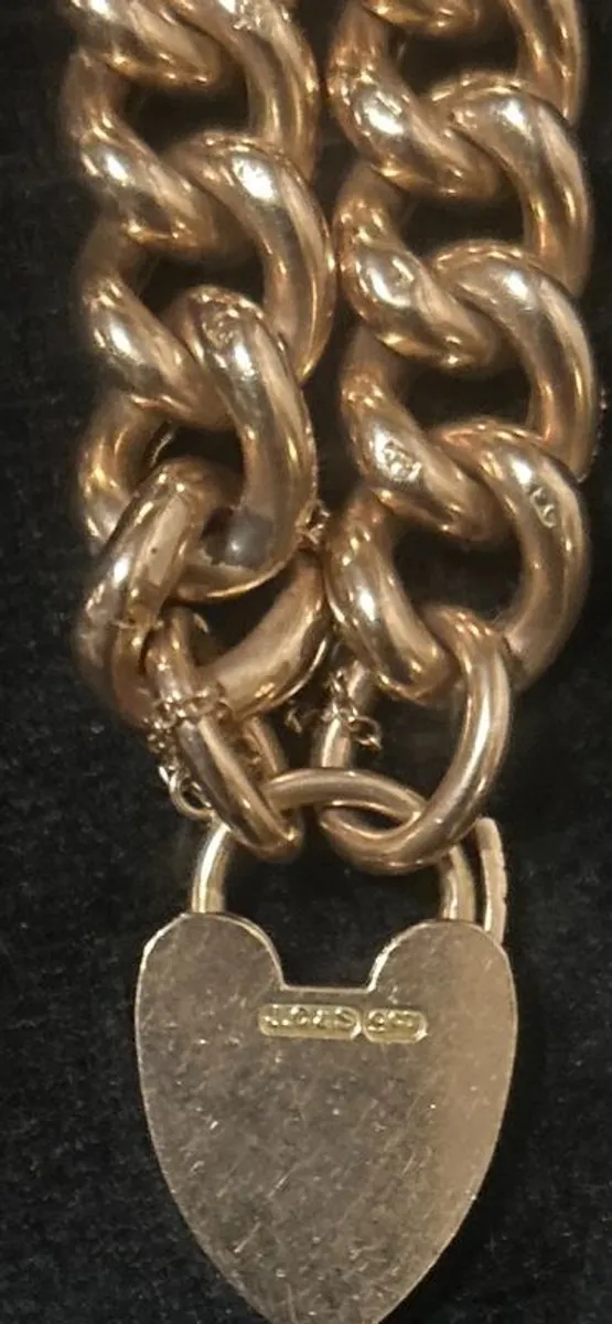 Stunning Antique 9ct Gold Curb Link Bracelet, Heart Clasp and Safety Chain 30.25 grams - Image 4
