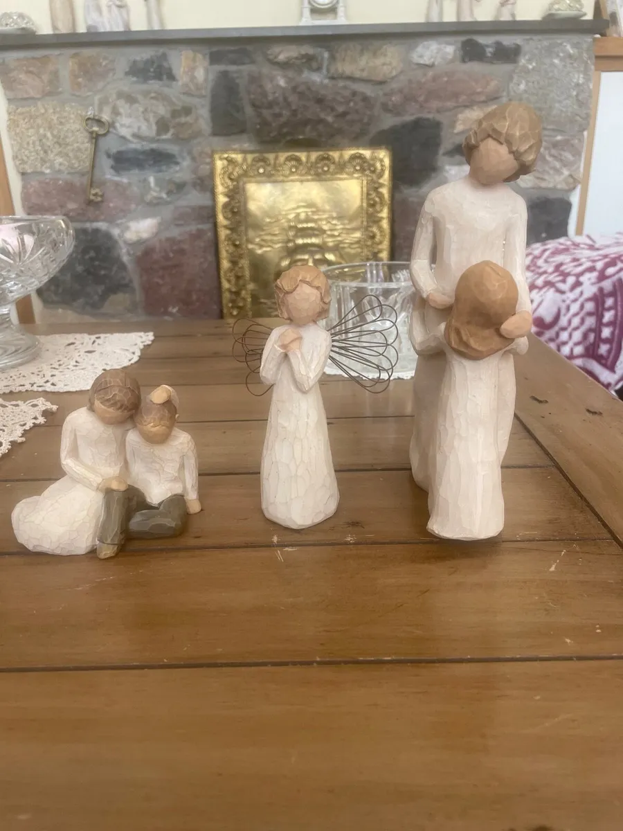 A SELECTION OF WILLOW TREE FIGURES